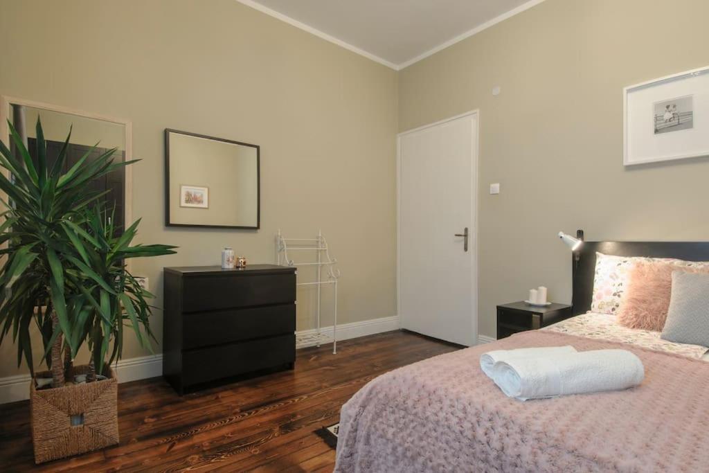 3 Bdr - Top Center Artistic Apartment - 115 M2 소피아 외부 사진