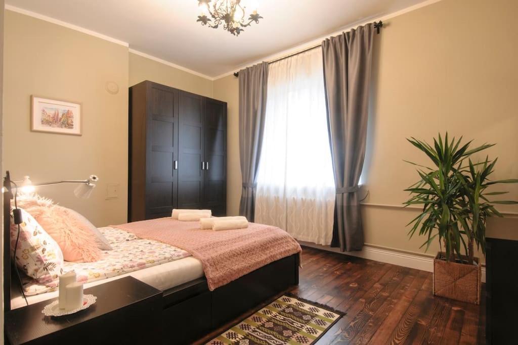 3 Bdr - Top Center Artistic Apartment - 115 M2 소피아 외부 사진